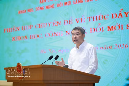Le Premier ministre Le Minh Hưng préside une réunion thématique sur la sciences et la technologie, l’innovation, a transformation numérique et le Projet 06. Photo : VNA