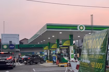 Une station-service à Depok, dans la province de Java occidental, en Indonésie. Photo : VNA