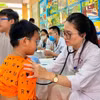 Dépistage de santé chez les enfants. (Photo : Hôpital général Dong Da, Hanoï)