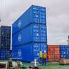 Déchargement de conteneurs importés de Chine, transportés par le navire BBG Nan Ning Bo Run jusqu'au port de Can Tho. Photo : VNA