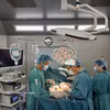 De nombreux établissements médicaux vietnamiens maîtrisent désormais des techniques médicales de pointe. Photo : VNA