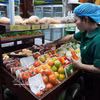 Parmi les groupes ayant enregistré des hausses figurent l’alimentation et les services de restauration (+4,72 %). Photo : VNA