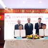 Le Service des finances de Hô Chi Minh-Ville et la Korea Land Corporation signent un protocole d'accord relatif au « Programme de partenariat pour la croissance urbaine ». Photo : VNA