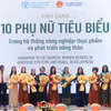 Dix femmes vietnamiennes exceptionnelles engagées dans l’agriculture ont été honorées par la FAO. Photo : nongthonviet.vn
