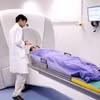 Un patient suit une radiothérapie pour un cancer. Photo : benhvienk.vn