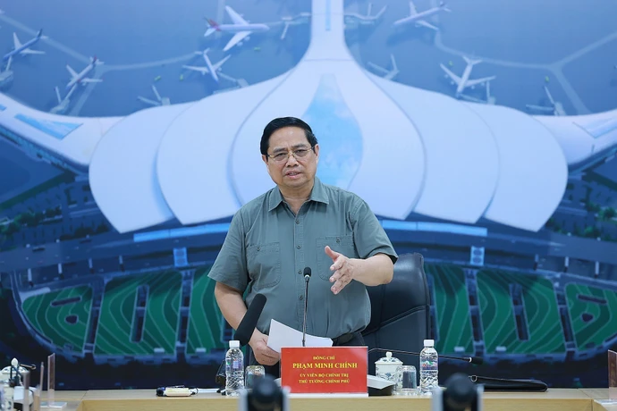 Le Premier ministre Pham Minh Chinh a appelé le 14 décembre les équipes à accélérer la construction de l'aéroport international de Long Thanh. Photo : VNA