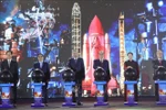 Le secrétaire général du Parti, Tô Lâm, le Premier ministre Pham Minh Chinh et d'autres dirigeants du Parti et de l'État, ainsi que d'anciens dirigeants, lors de la cérémonie d'ouverture. Photo : Thong Nhat/VNA