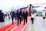 Le président de la Douma d’État de Russie arrive à Hanoï pour une visite officielle au Vietnam. Photo: VNA