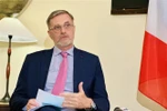 L’ambassadeur de France au Vietnam, Olivier Brochet, lors de la rencontre avec la presse, le 23 mai à Hanoï. Photo : CVN/VNA
