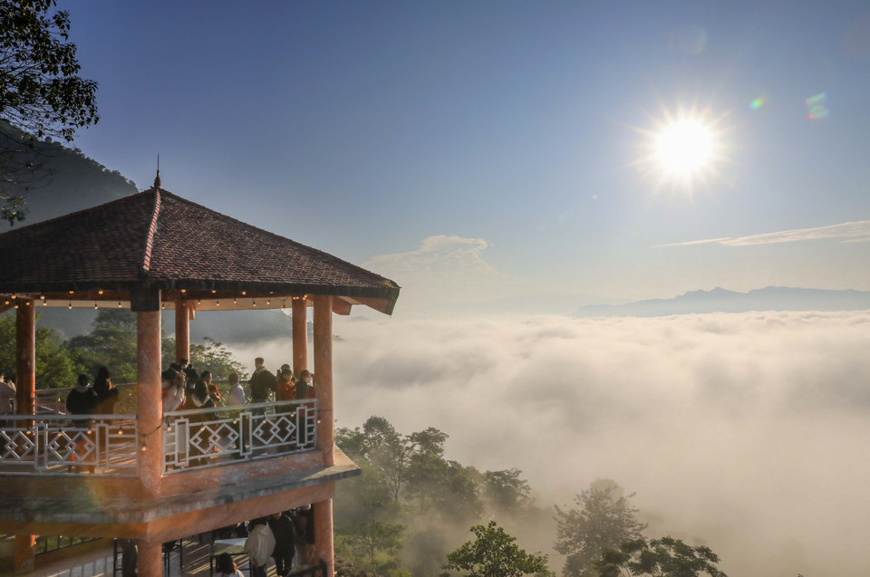 Une station sur le col de Tang Quai devient une destination fréquentée par des chasseurs de nuages.