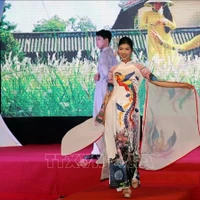 Quang Ninh : une exposition met en lumière l'évolution de l'ao dai à travers l'histoire