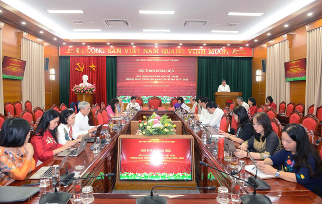 Des délégués participent au séminaire. Photo: VNA culture-1.jpg