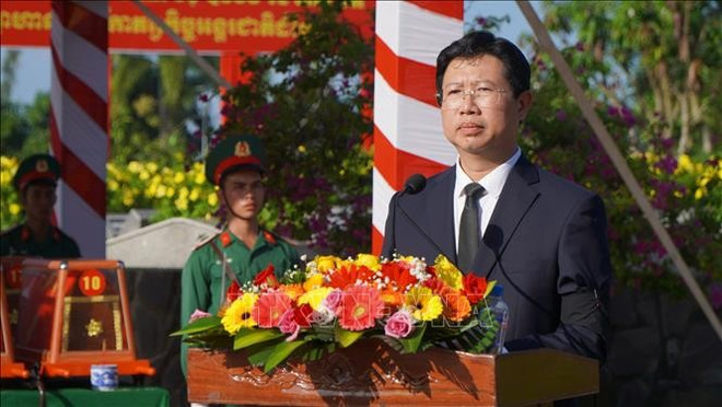 Le vice-président du Comité populaire de Dông Thap, Huynh Minh Tuân, s'exprime à la cérémonie. Photo: VNA truy-dieu.jpg