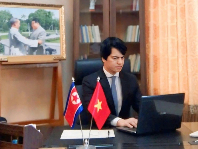 L'ambassadeur du Vietnam en RPDC, Lê Ba Vinh. Photo: VNA dai-su.jpg