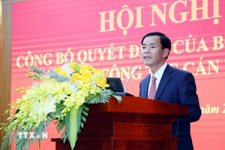 Le nouveau secrétaire du Comité du Parti de la province de Quang Tri, Nguyen Van Phuong, s'exprime à la réunion. Photo: VNA hung-1.jpg