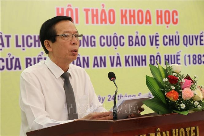 Le Dr Phan Tien Dung, président de l’Association des sciences historiques de la ville de Huê, s'exprime au colloque. Photo: VNA nhan-vat-1.jpg