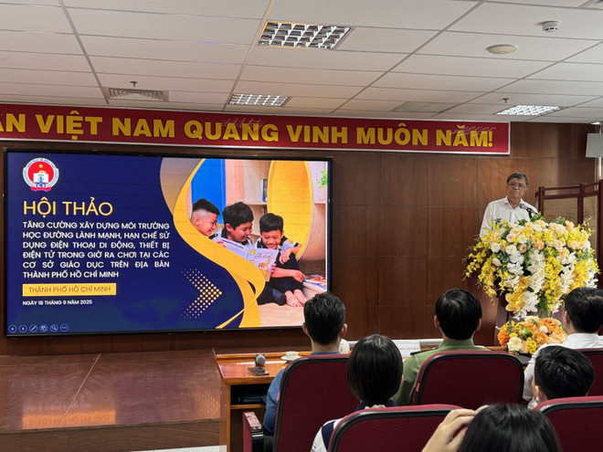 Nguyên Van Hiêu, directeur du Département municipal de l’éducation et de la formation, s'exprime au séminaire. Photo: VNA hcm-2.jpg