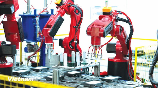 La dépêche 133 fixe une orientation stratégique pour stimuler les trois piliers économiques. Photo : Vietnam+ economie-2.jpg