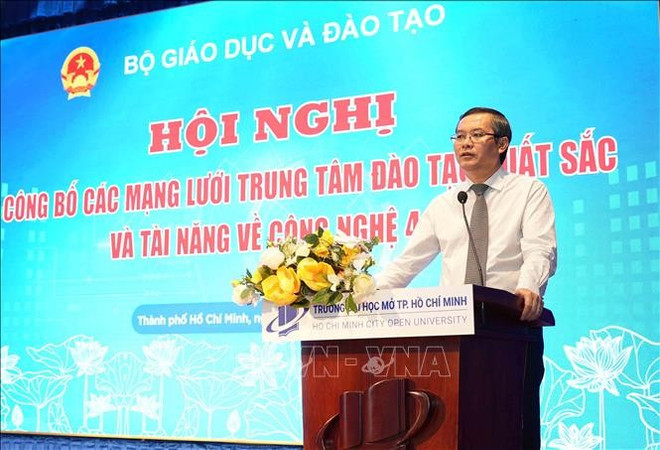 Le vice-ministre de l’Éducation et de la Formation, Nguyên Van Phuc, s'exprime à l'événement. Photo: VNA reseau-1.jpg