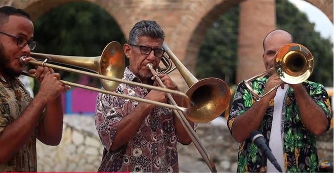 Le Venezuela enverra une délégation artistique au Vietnam, comprenant le groupe de musique traditionnelle Tamboriprimo. Photo: VNA vene-1.jpg