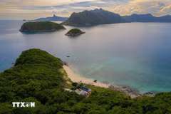 L’archipel de Con Dao est une zone touristique nationale et une zone de conservation de la biodiversité, jouant un rôle particulièrement important dans la stratégie nationale de développement économique maritime durable et dans la défense et la sécurité nationales. (Photo : VNA)