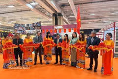 Inauguration de l'Espace Vietnam à la Foire de Paris. Photo : VNA