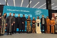 Thái Nguyên a partagé son idée et le titre du livre Mai's Ao Dai. Photo: VNA