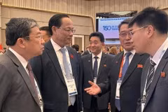 Rencontre entre le vice-président de l’Assemblée nationale (AN) du Vietnam, Tran Quang Phuong et Maeng Kyung Il, vice-président de l’Assemblée populaire suprême de la République populaire démocratique de Corée (RPDC). Photo : Nhân dân