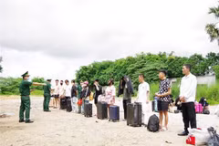 Réception des citoyens vietnamiens rapatriés du Cambodge.