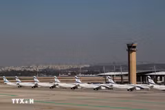 Un avion de la compagnie aérienne israélienne El Al à l’aéroport international Ben Gurion International Airport, près de Tel Aviv (Israël). Photo: Xinhua/VNA