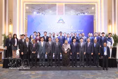 Des délégués lors de la table ronde intitulée « Le rôle des partis politiques d'Asie du Sud-Est dans la construction de la Communauté de l'ASEAN ». Photo : VNA