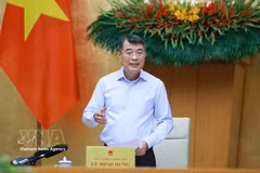 Le Premier ministre Le Minh Hung s'exprime. Photo: VNA