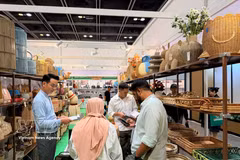 De nombreux visiteurs au pavillon vietnamien à MEGA SHOW 2026 à Hong Kong (Chine). Photo : VNA