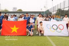 Des étudiants vietnamiens à Pékin et à Tianjin participent à une compétition sportive. Photo : VNA