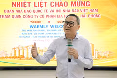 Le président du Club des journalistes cambodgiens Puy Kea s'exprime. Photo: VNA