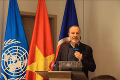 Aymeric Jung, conseiller en investissement à impact et économie régénératrice, s'exprime. Photo: VNA