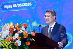 Le Premier ministre Le Minh Hung s'exprime à la cérémonie. Photo : VNA