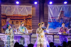Représentation de musique traditionnelle vietnamienne au Temple de la Littérature. Photo: VNA