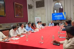Vue d’ensemble de la séance de travail entre la délégation de la province de Phu Tho et l’Association des intellectuels et experts vietnamiens en Belgique et au Luxembourg (ViLaB), le 28 août à Bruxelles. Photo: VNA