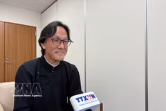 Le professeur Shimizu Masaaki, de l’Université d’Osaka, au Japon. Photo : VNA