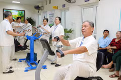 Les personnes âgées bénéficient de soins, de services de réadaptation et d’un accompagnement adapté au sein même de leur communauté. Photo : VNA