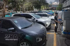 VETC, filiale de Tasco, a annoncé avoir connecté plus de 350 bornes de recharge à travers le pays. Photo : VNA