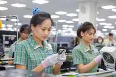 Les investissements directs étrangers réalisés au Vietnam au cours des sept premiers mois de cette année sont estimés à 13,6 milliards de dollars, soit une hausse de 8,4 % par rapport à la même période de l'année dernière. Photo : Vietnam+