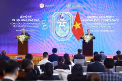 Le PM Pham Minh Chinh et le secrétaire général de l'ONU António Guterres rencontrent la presse