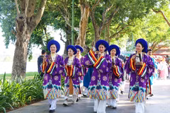 L'ancienne capitale de Huê rayonne aux couleurs d'anciens costumes traditionnels vietnamiens