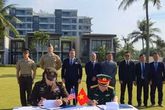 Cérémonie de signature du procès-verbal du rapatriement des restes de soldats américains portés disparus pendant la guerre au Vietnam. Photo : ministère des AE