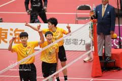 Les joueuses de l’équipe féminine vietnamienne de sepak takraw exultent après leur victoire finale. Photo : VNA