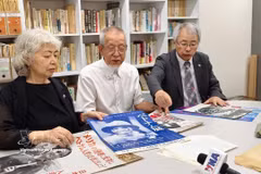Des membres de longue date de l’Association d’amitié Japon-Vietnam évoquent leurs souvenirs de l’époque où ils s’engageaient dans le mouvement de solidarité avec le Vietnam. Photo: VNA