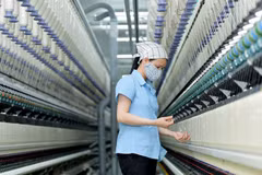 Les experts de l'UOB estiment que l'économie vietnamienne fait toujours preuve de résilience et de dynamisme. Photo : VietnamPlus