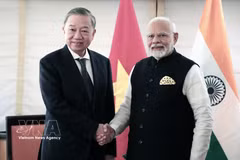 Dans le cadre de sa participation à la 79e session de l'Assemblée générale des Nations Unies et de sa visite de travail aux États-Unis, le secrétaire général et président To Lam (à gauche) a rencontré le Premier ministre indien Narendra Modi, le 23 septembre 2024 (heure locale) à New York. Photo : VNA